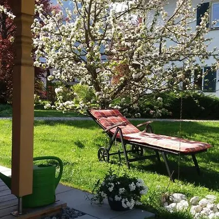 Neu: Gepflegte Gartenwohnung 미텐발트